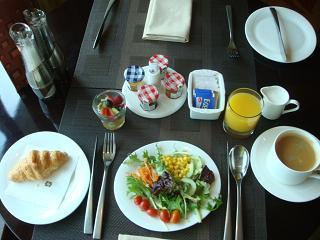 breakfast1.JPG